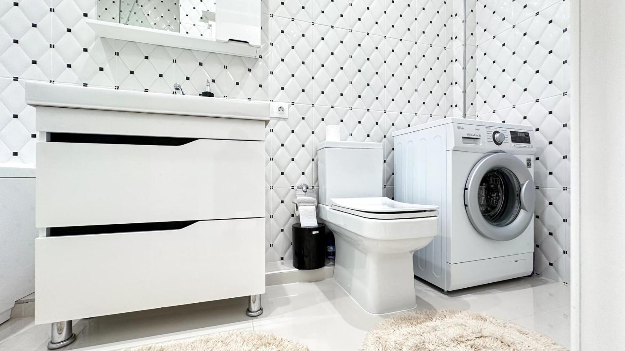 Business Class Apartments In The City Center คีชีเนา ภายนอก รูปภาพ
