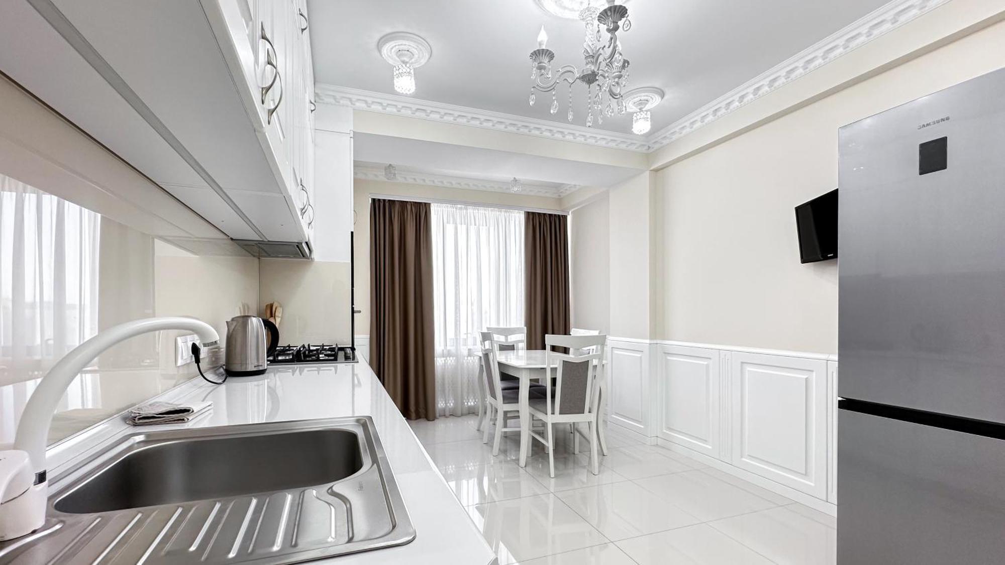 Business Class Apartments In The City Center คีชีเนา ภายนอก รูปภาพ