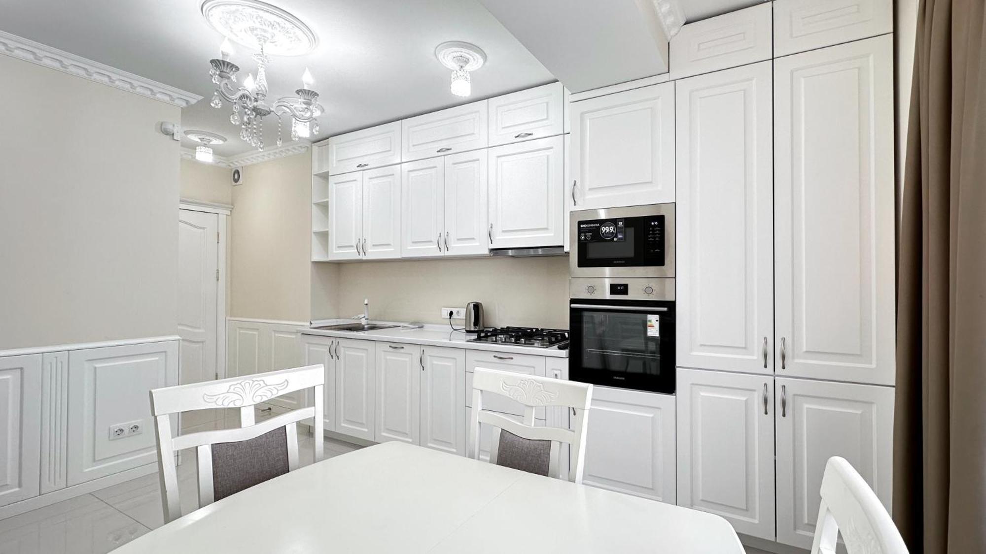 Business Class Apartments In The City Center คีชีเนา ภายนอก รูปภาพ
