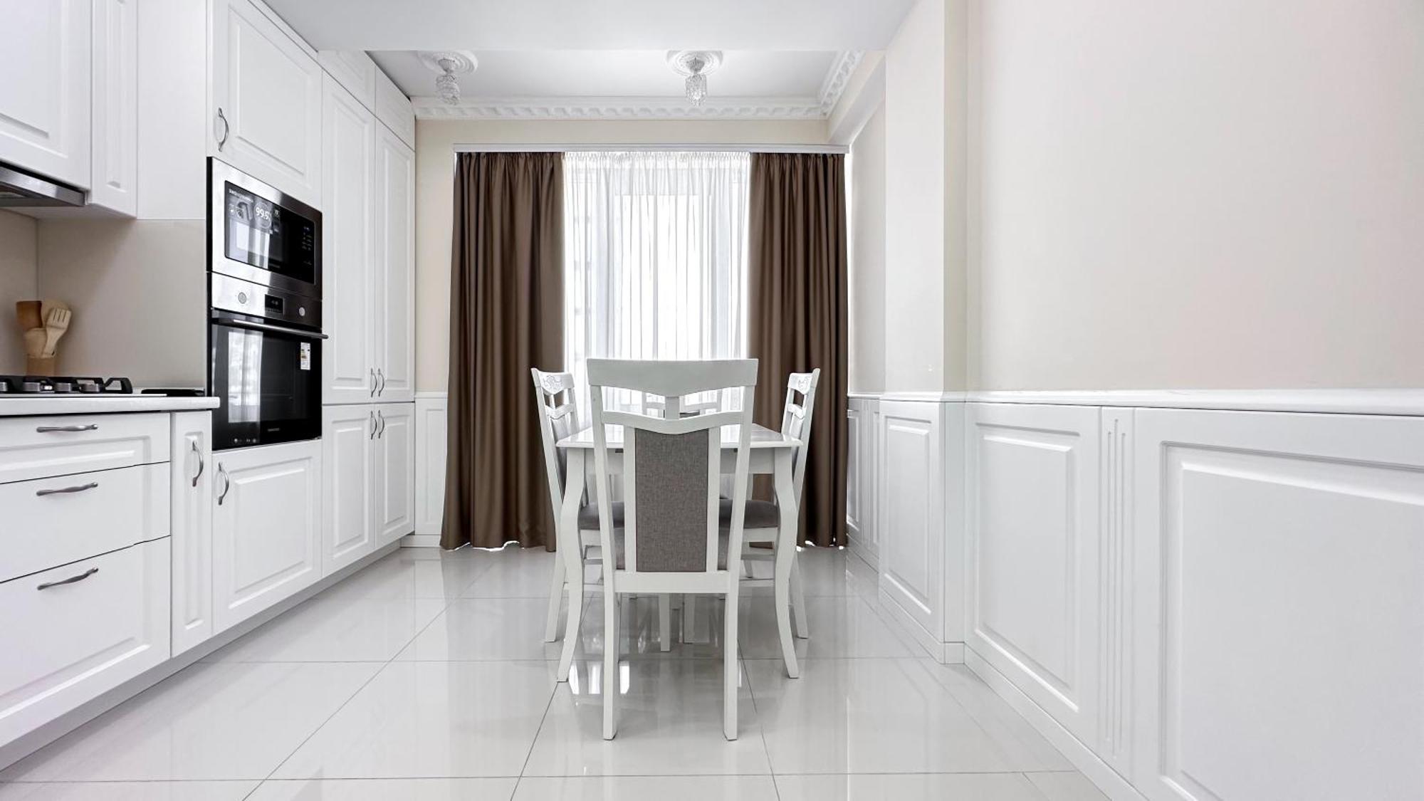 Business Class Apartments In The City Center คีชีเนา ภายนอก รูปภาพ