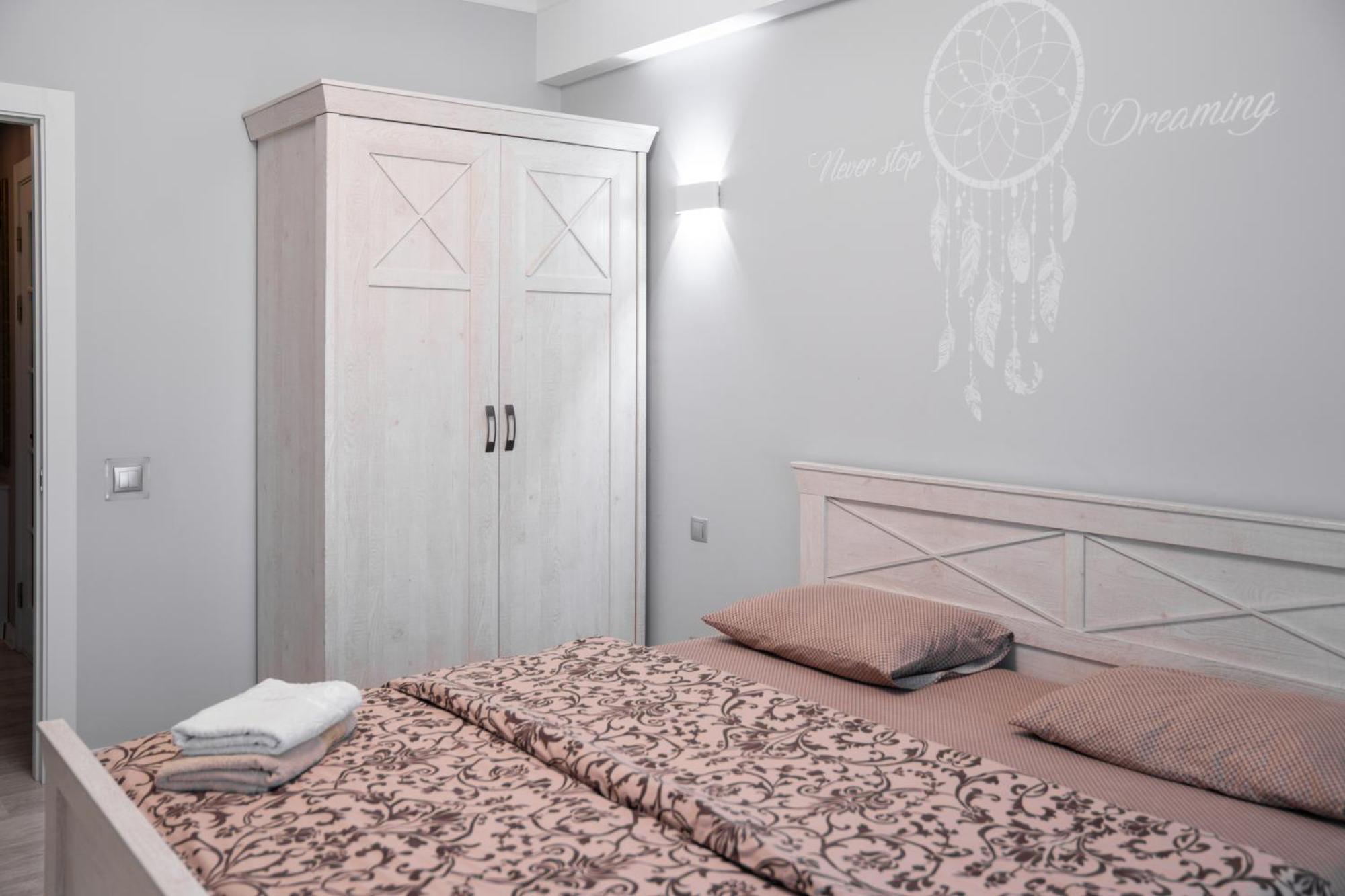Business Class Apartments In The City Center คีชีเนา ภายนอก รูปภาพ