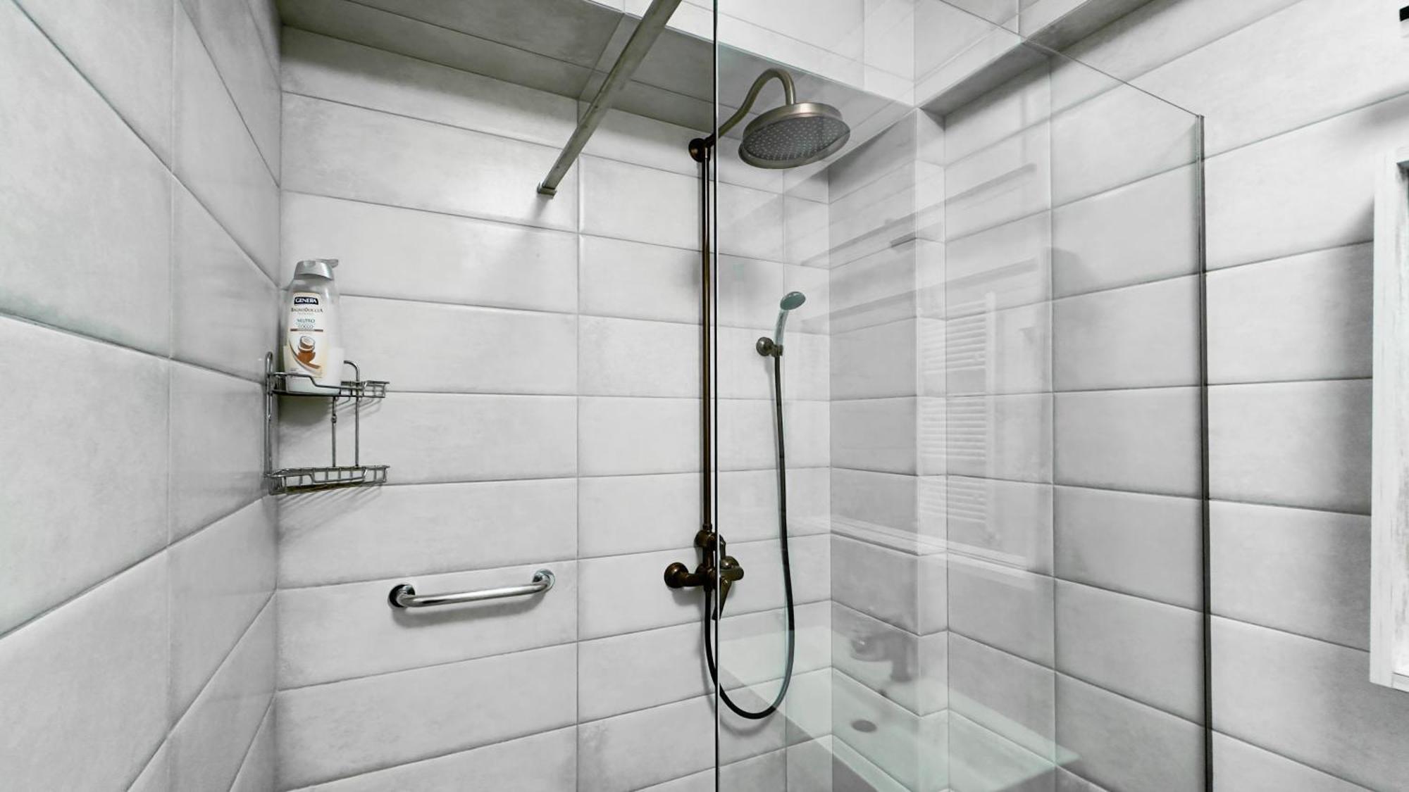 Business Class Apartments In The City Center คีชีเนา ภายนอก รูปภาพ